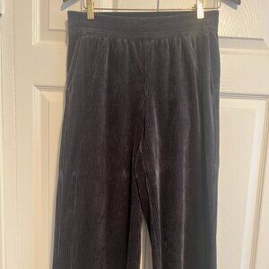 Lululemon Scuba Mid-Rise Wide-Leg Crop *Velvet Cord, Black, Size 6